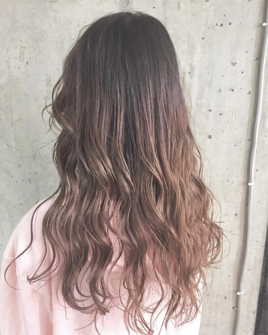 セミロング カラー パーマ ヘアアレンジ メンズ キッズ ネイル マツエク・マツパ メンズブリーチ メンズハイライト メンズインナーカラー ブリーチ グラデーションカラー レイヤーカット✂️ 艶髪/小田部慎也のヘアスタイル