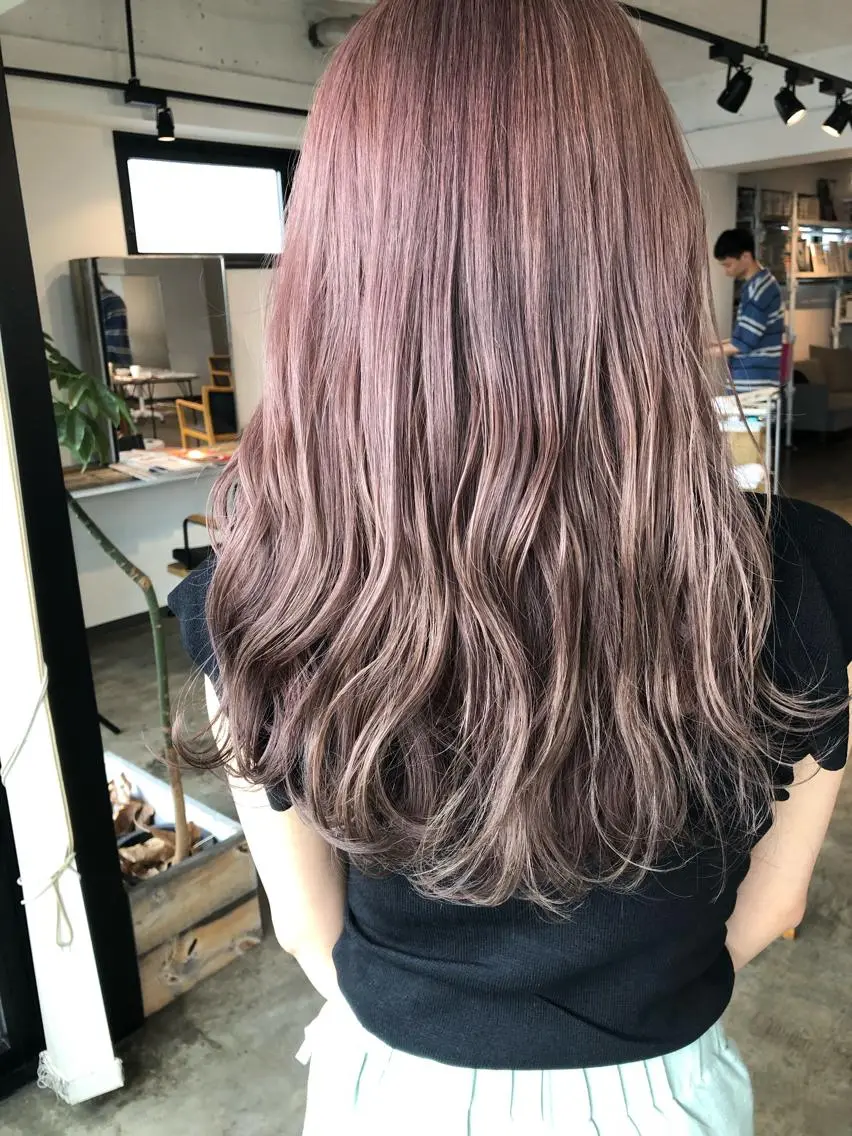 ロング カラー グラデーションカラー ピンクカラー ヘアカラー トリートメント ハイトーン/レイヤー /ケアブリーチ石川治のヘアスタイル