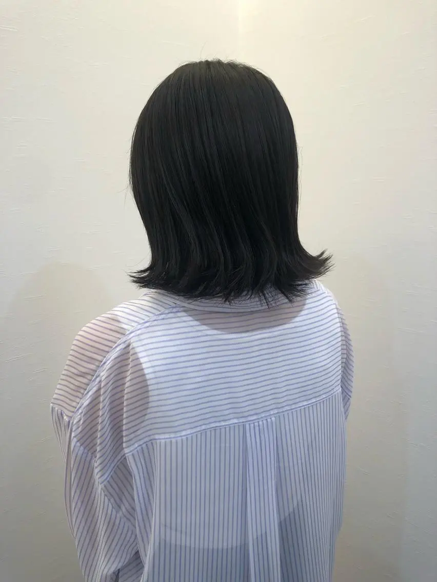 ミディアム ツノガイ エリのヘアスタイル