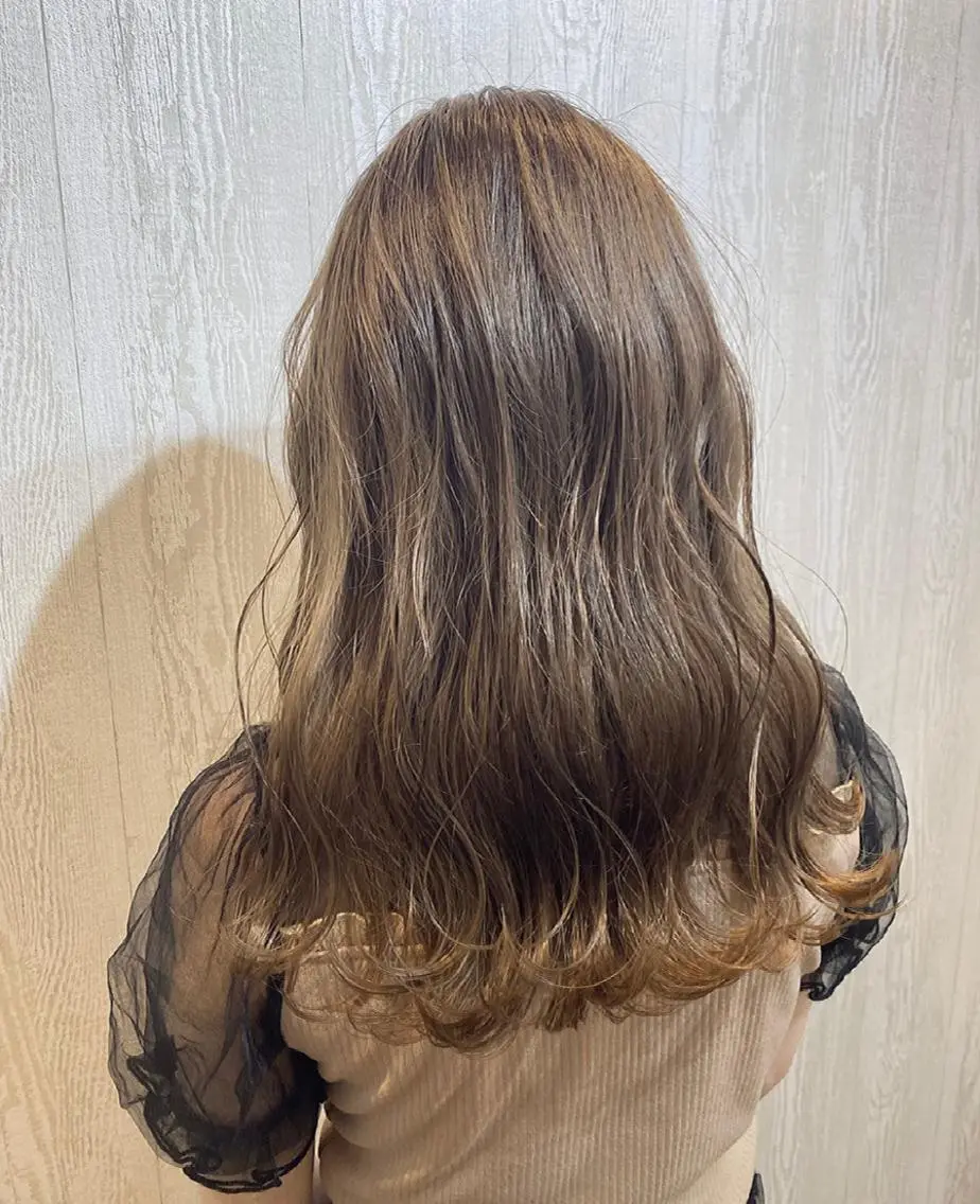 セミロング カラー カット ヘアカラー トリートメント TELA HAIR 副代表　岡田のヘアスタイル