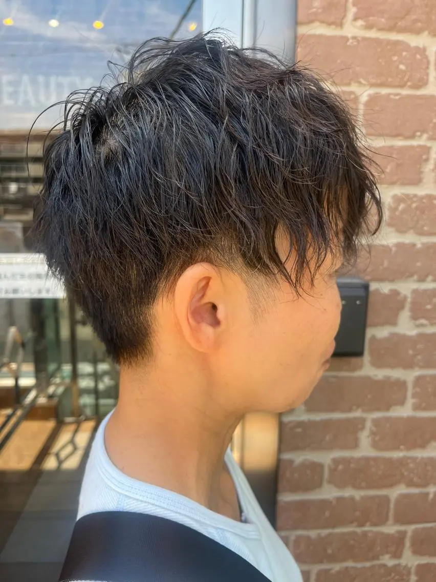ミディアム カラー パーマ ヘアアレンジ メンズ キッズ ネイル マツエク・マツパ アイブロウ メンズブリーチ メンズハイライト メンズインナーカラー メンズ韓国風 ブリーチ 久木原 ゆりのヘアスタイル