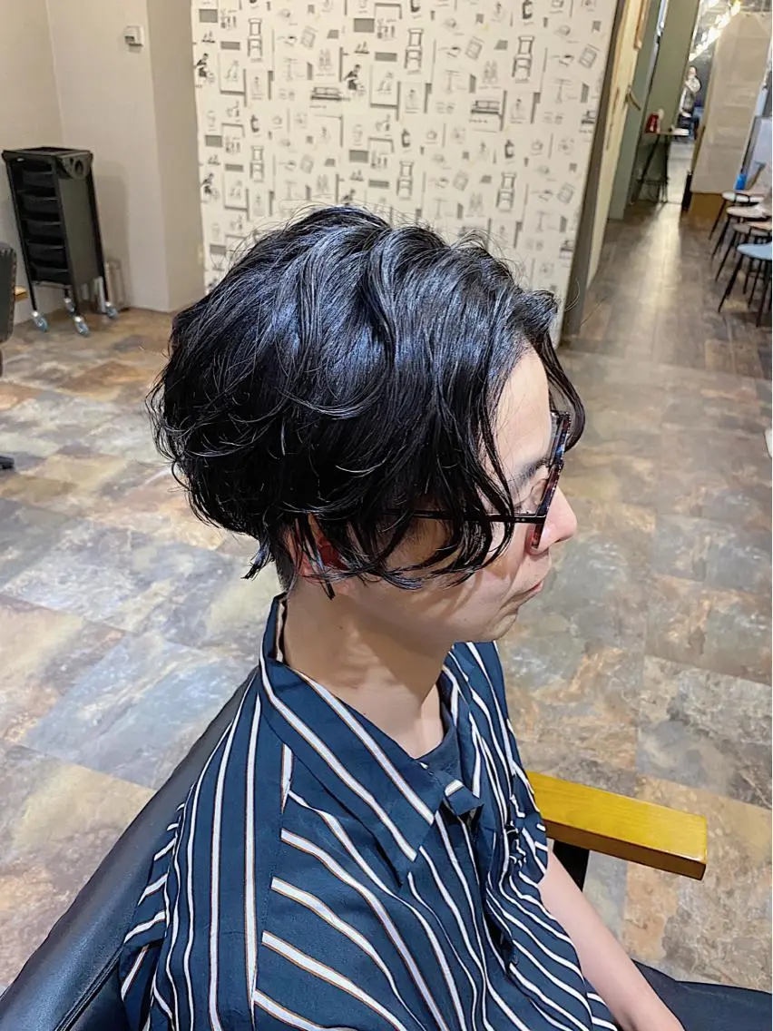 ショート パーマ メンズ センターパート メンズパーマ 山口 浩之のヘアスタイル