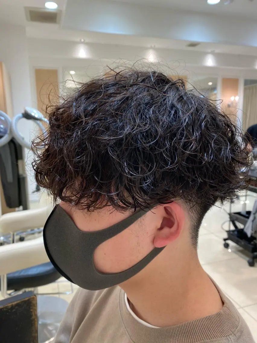 ショート パーマ メンズ カット パーマ メンズ特化型美容師 栗山勇人のヘアスタイル