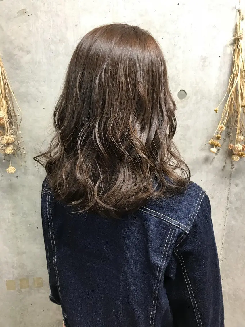 ミディアム カラー ヘアアレンジ ベージュカラー Satsuki ✂︎♡のヘアスタイル