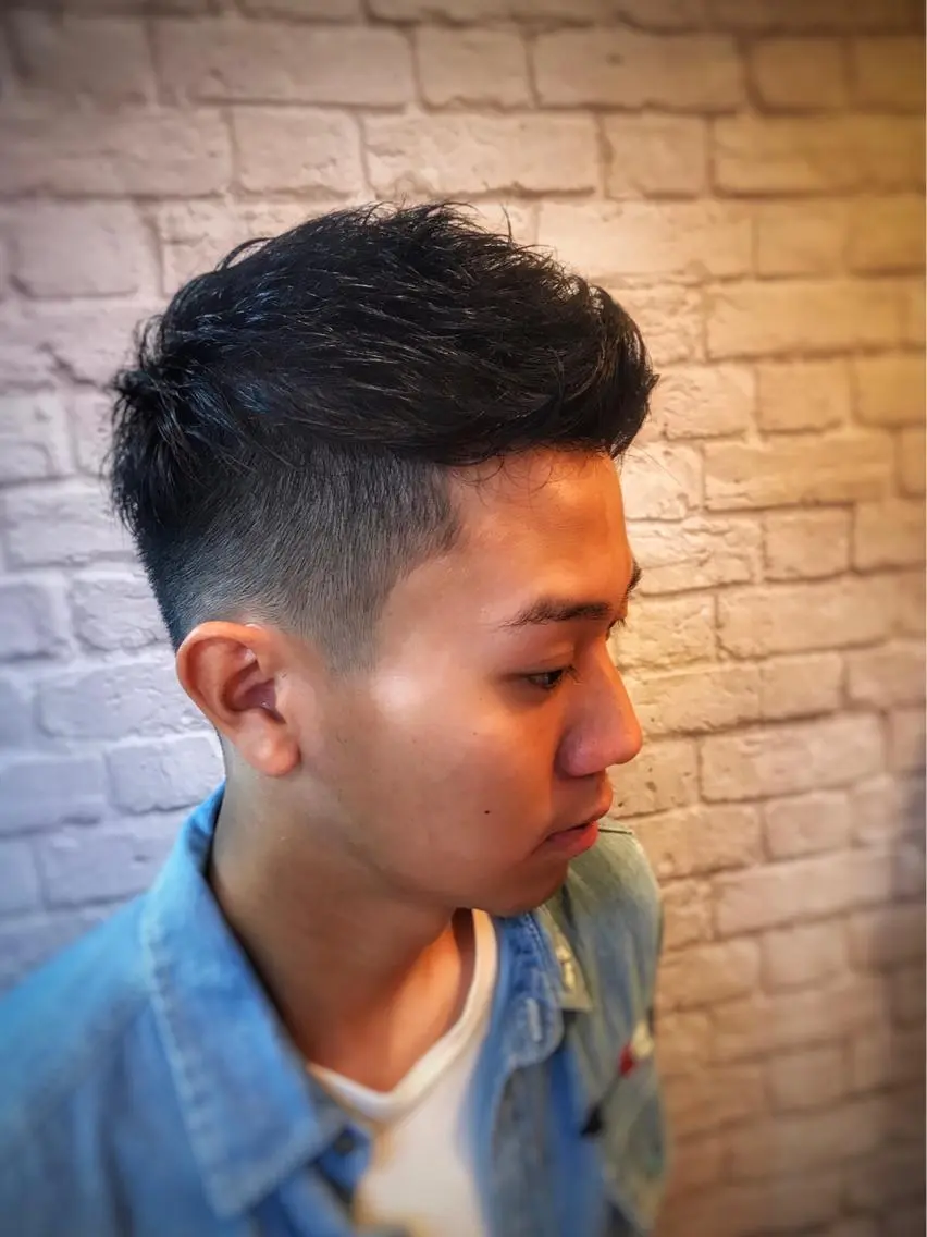 メンズ フェードカット ツーブロック カット ヘアカラー 高橋 流耀のヘアスタイル