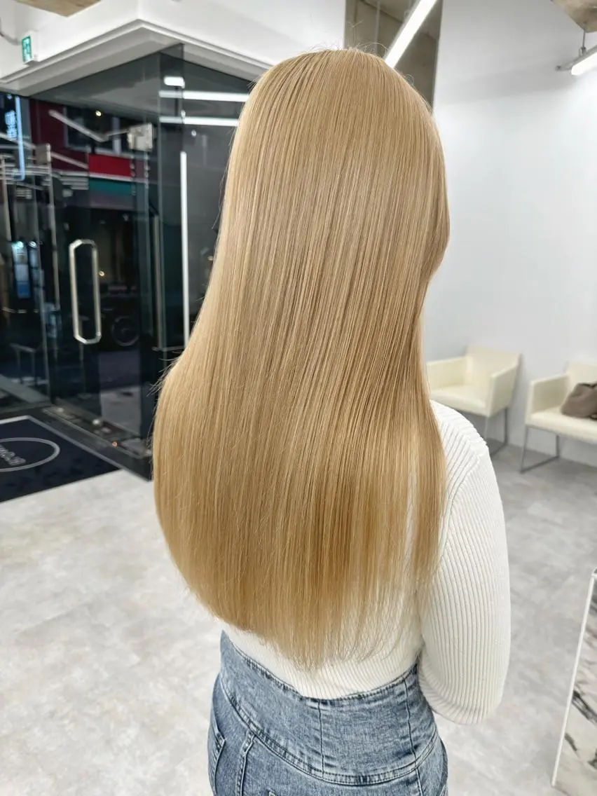ロング カラー ベージュカラー ブリーチ ブロンド ブロンドベージュ ペールベージュ ヘアカラー トリートメント ブリーチ指名No.1 Daikiのヘアスタイル