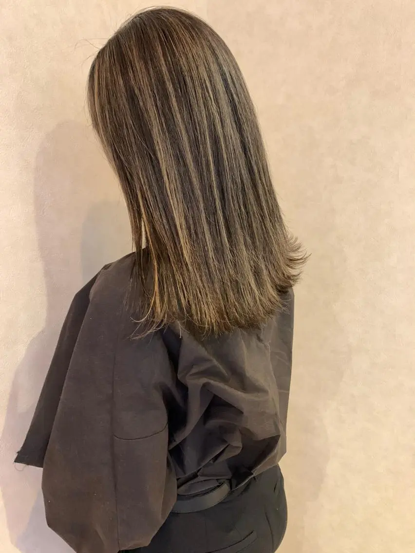 ミディアム ハイライト Lit.豊橋 夏目のヘアスタイル