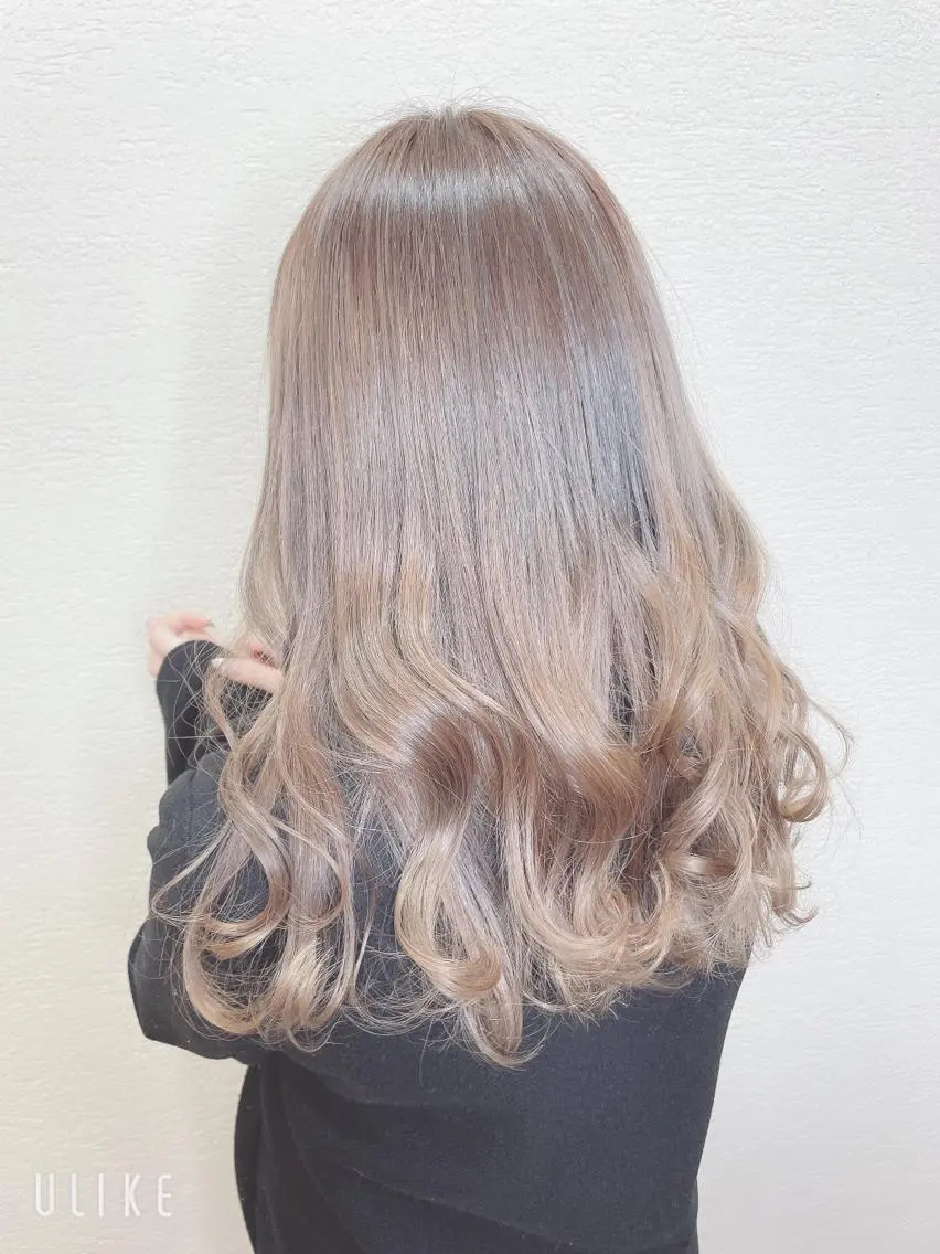 ロング カラー グレージュ ミルクティーグレージュ カット ヘアカラー トリートメント ❣️モードケイズ塚口 和田一将のヘアスタイル