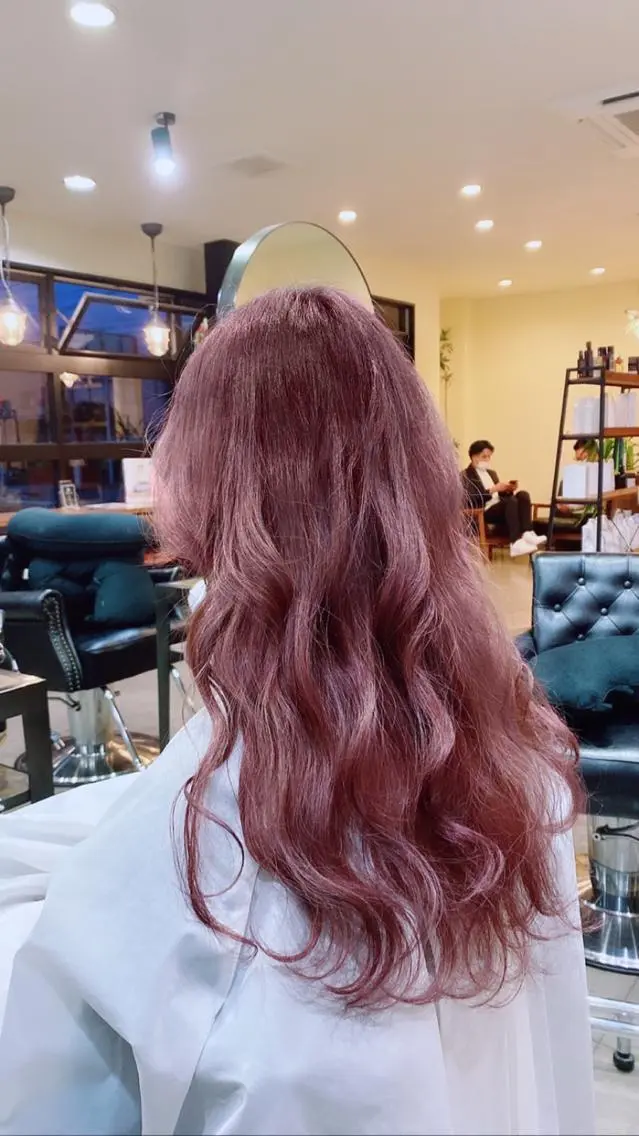 ロング maco 艶感ハイトーン🦋のヘアスタイル