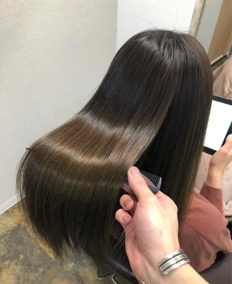 ロング バレイヤージュ特化/ アキラのヘアスタイル