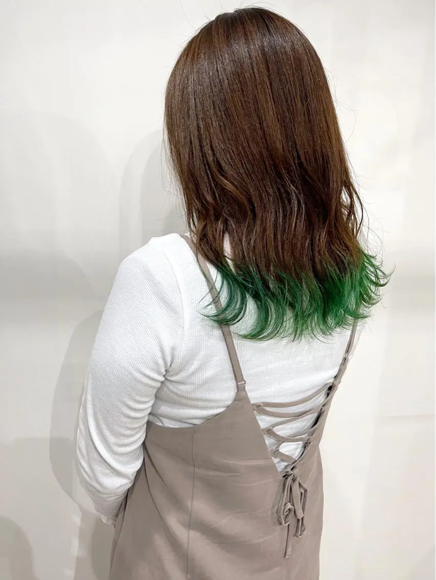 カラー white.梅田 デザインカラー🦄のヘアスタイル