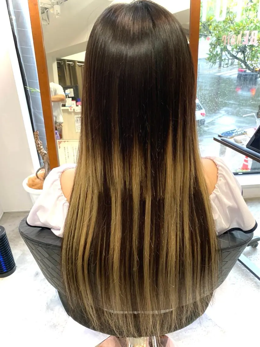 ロング プルエクステ エクステ スタジオフツーロ バイビーヘアーのヘアスタイル