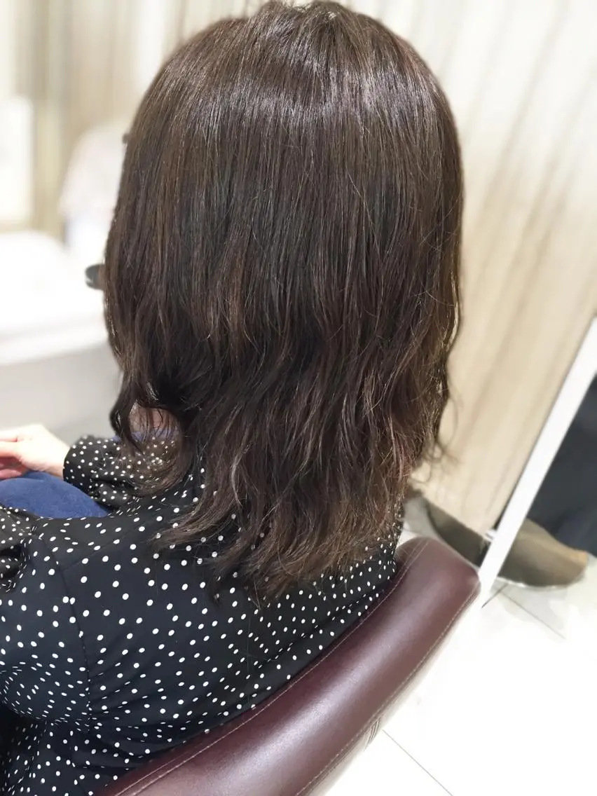 ミディアム カラー ヘアカラー 仁科 友恵のヘアスタイル
