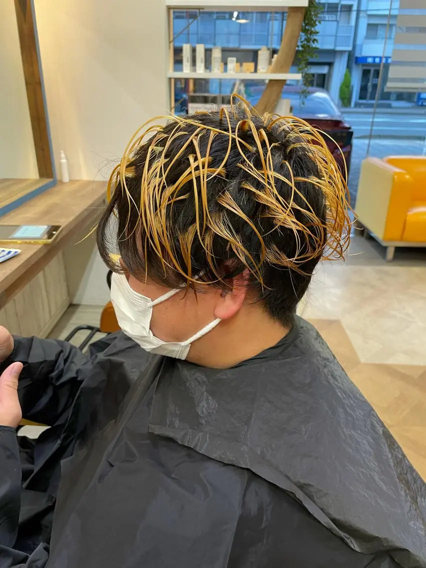 カラー メンズ メンズハイライト ハイライトカラー 山本 陸央のヘアスタイル