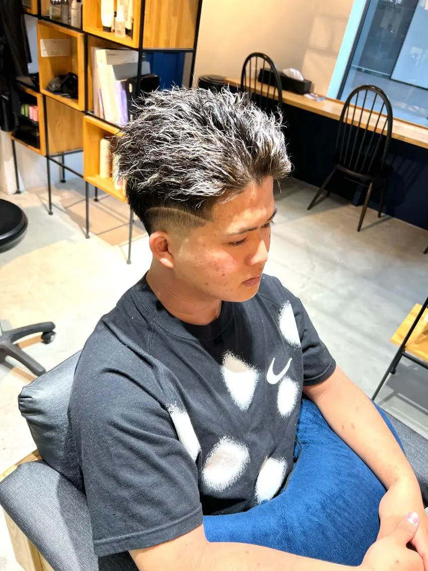 カラー パーマ メンズ メンズメッシュ メンズパーマ メンズツイストパーマ メッシュ ツイストパーマ カット ヘアカラー パーマ トリートメント メンズ専門 井藤 雅也のヘアスタイル