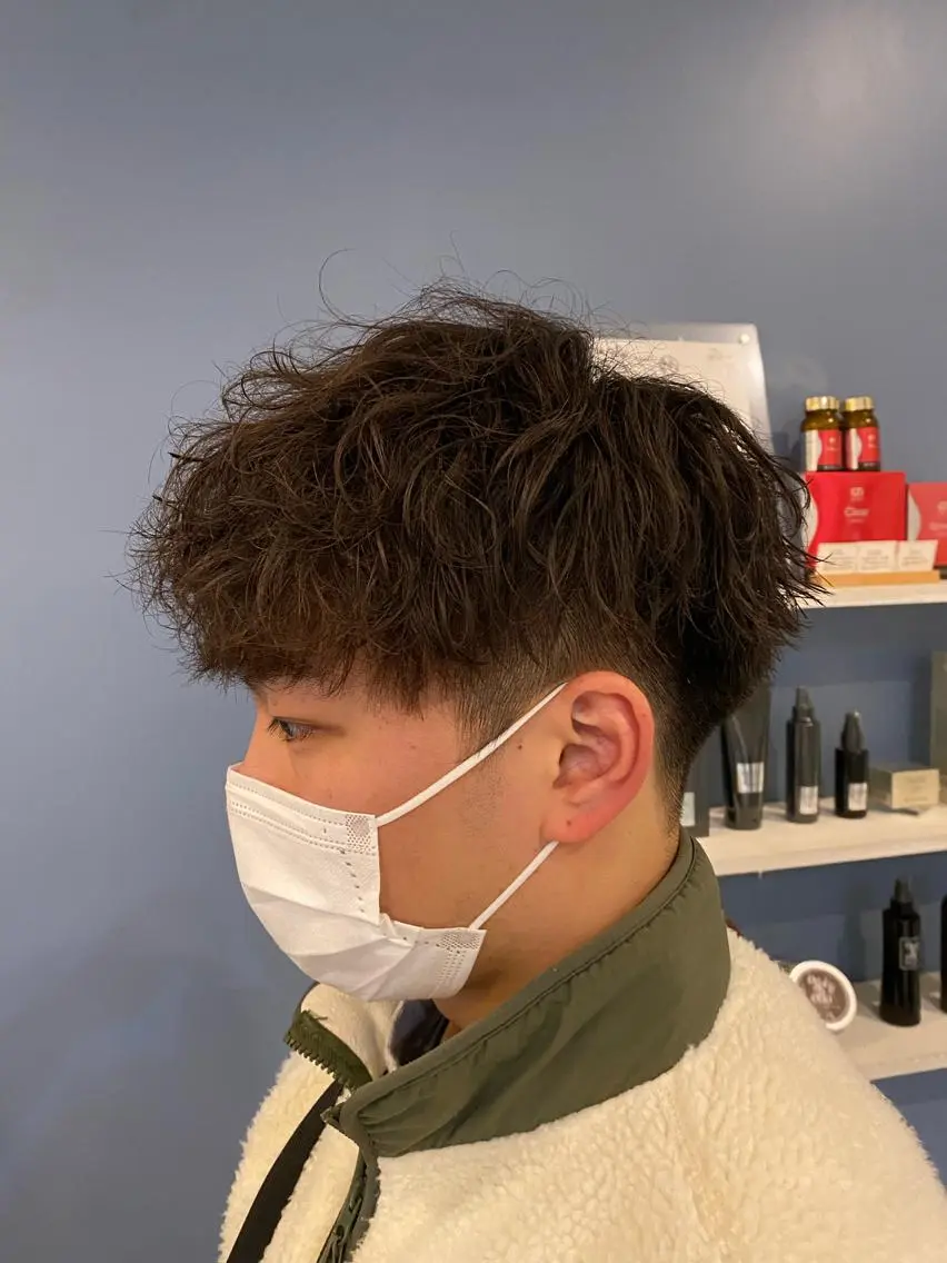 ショート パーマ メンズ メンズパーマ 髪質改善 スパイラルパーマ 松林 大暉のヘアスタイル