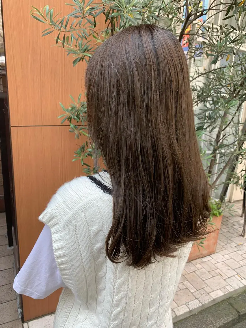 ロング カラー 透明感カラー 山下 直人のヘアスタイル