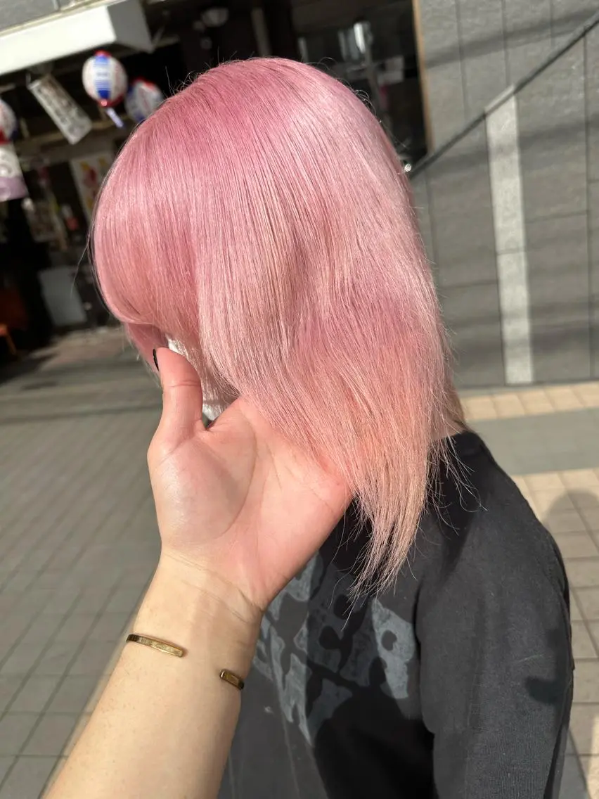 ミディアム カラー アッシュ アッシュグレー アッシュグレージュ バレイヤージュ ミストバング 町田ブリーチNo.1 🌈MANATOのヘアスタイル