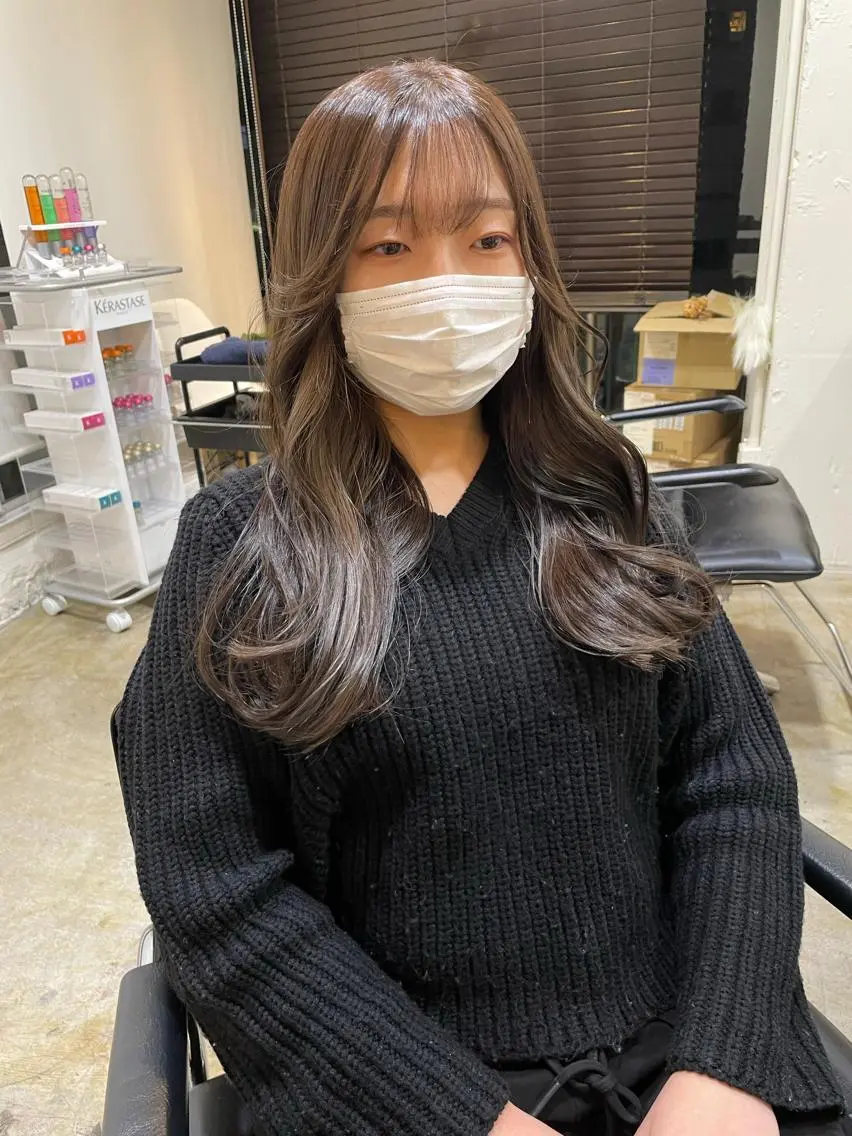 ロング カラー グレージュ 韓国風ヘア カット ヘアカラー トリートメント MIOベージュカラー 柔らかいカラーのヘアスタイル