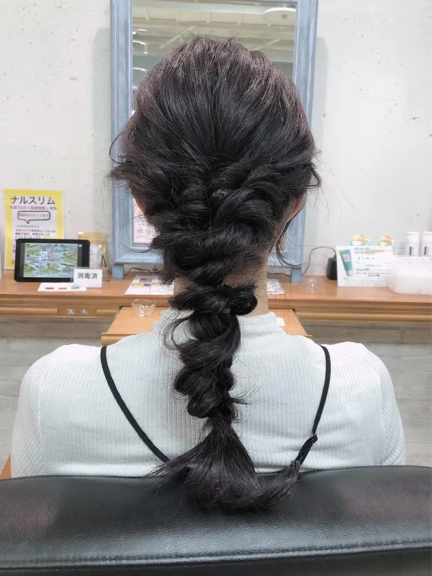 ロング ヘアアレンジ Froom🌻 村上夏菜のマツエク・マツパデザイン