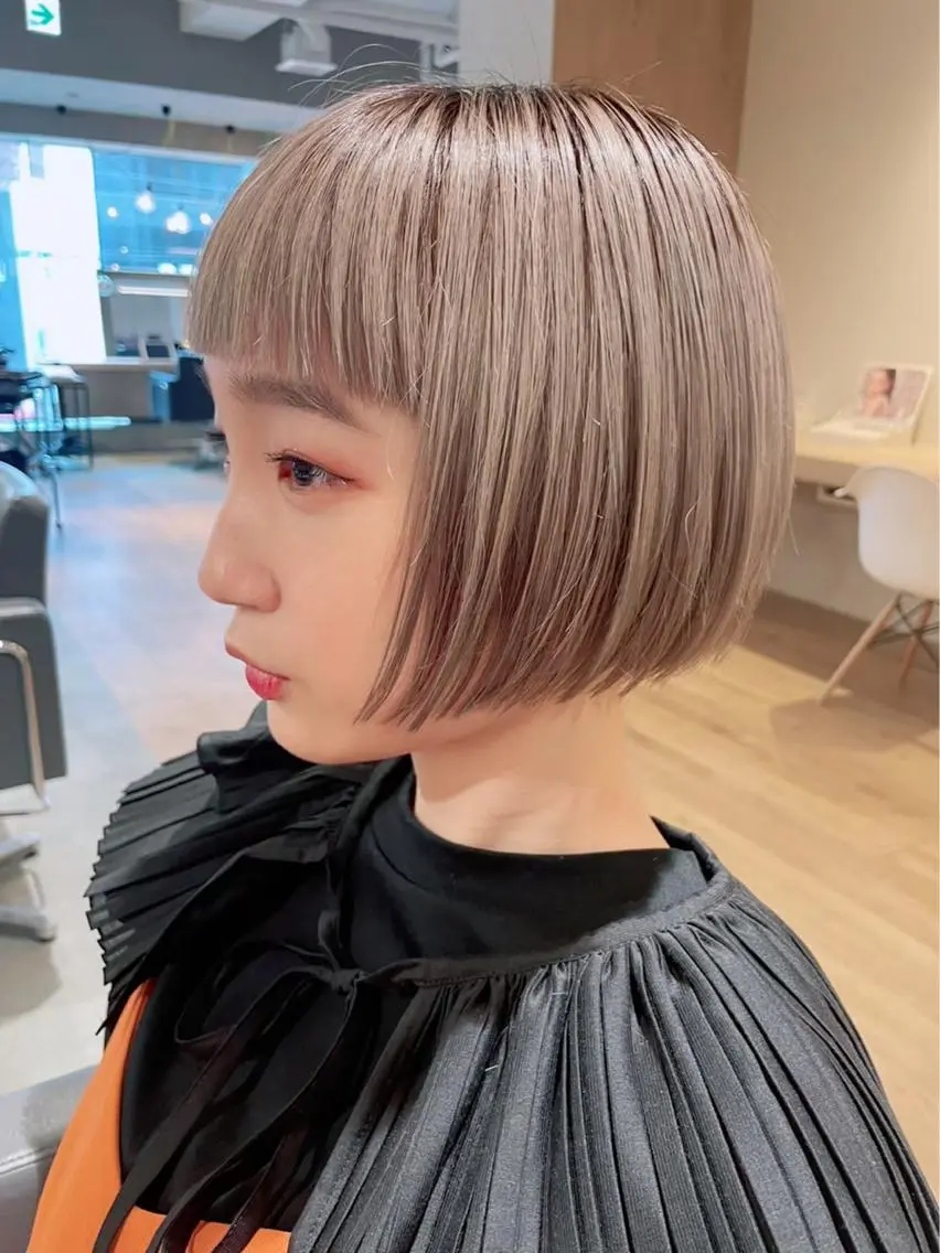 ショート カラー ベージュカラー 美髪・シールエクステ ホソタニリョウコのヘアスタイル
