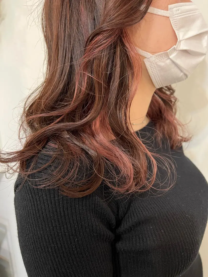 セミロング カラー インナーカラー ピンクカラー ヘアカラー Sachiko ❤︎Pressのヘアスタイル