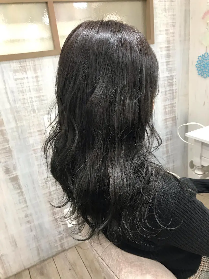 ロング ネモトメイナ🌿 今月末で退職しますのヘアスタイル