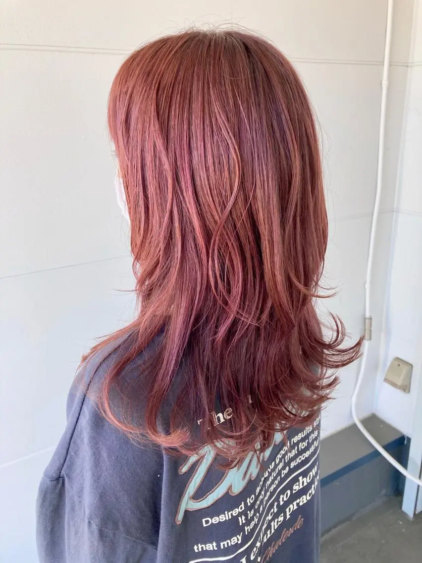 セミロング レイヤーカット タカツド ユウキのヘアスタイル
