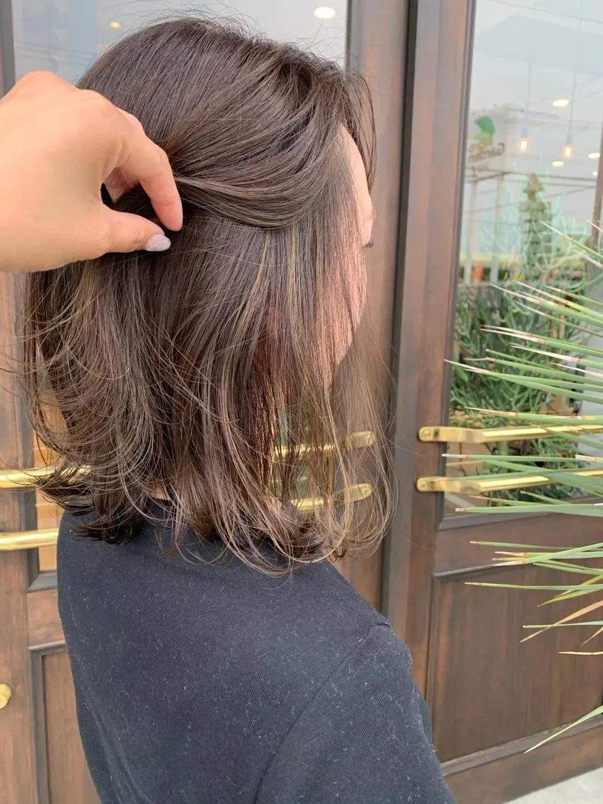 ミディアム カラー ハイライトカラー ハイライト 比嘉 千咲のヘアスタイル
