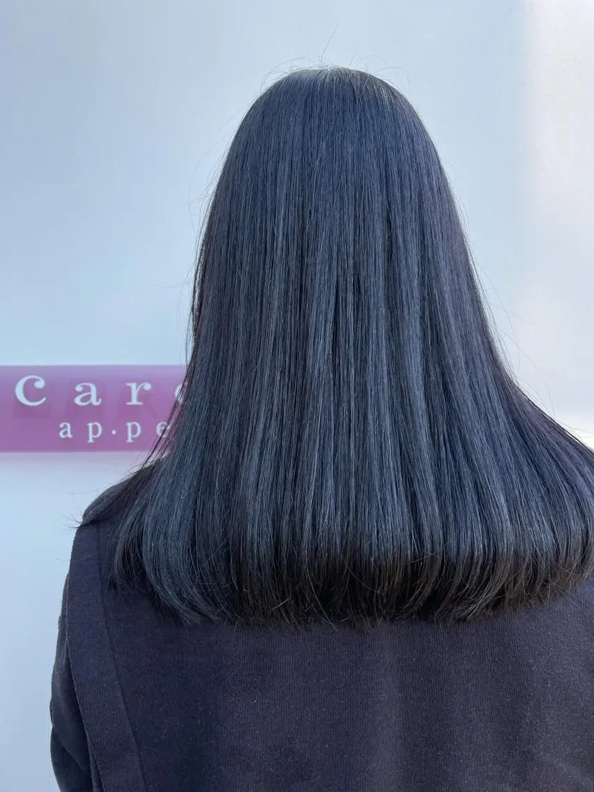 セミロング カラー 芥川 未優のヘアスタイル