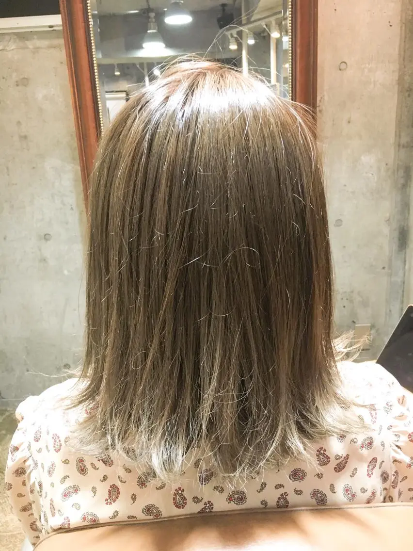 ミディアム カラー ダブルカラー グレージュ ミルクティーグレージュ 北條 優輝のヘアスタイル