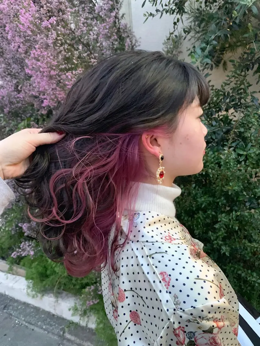 セミロング カラー インナーカラー ピンクカラー ピンクパープル パープルカラー 色落ちまでキレイに！ ！女性サロンのヘアスタイル