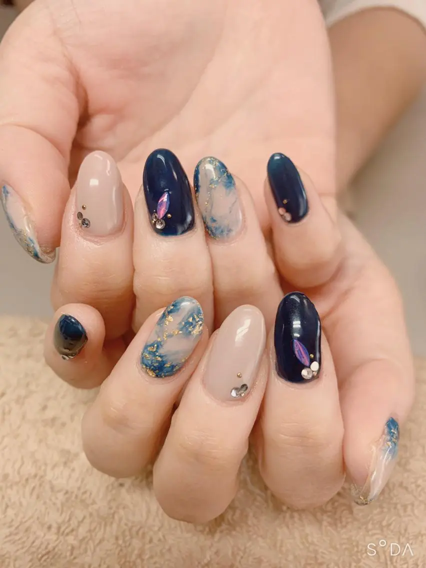 ネイル ジェルネイル 大理石ネイル(マーブル) 持ち込み ネイビー パラジェル NailSpace 猫のいるネイルサロンのネイルデザイン