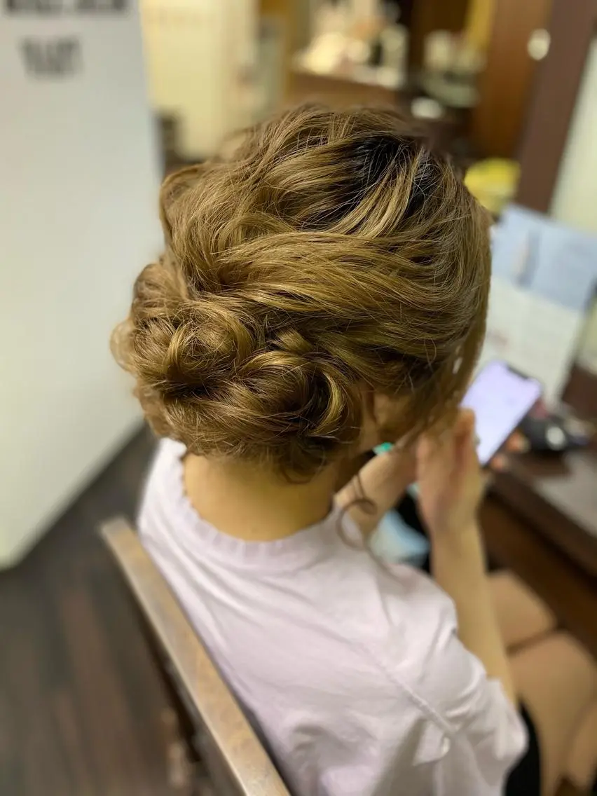 ロング ヘアセット 泉 汐織のヘアスタイル