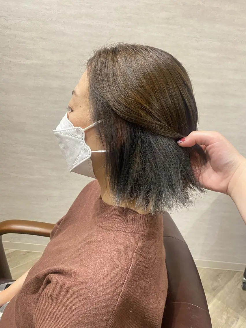 ミディアム カラー ブリーチ ヘアカラー トリートメント 🍑艶髪✖️暖色系 ✨momoka🍑のヘアスタイル