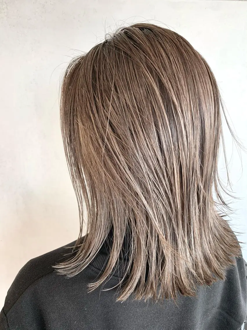 ミディアム 韓国レイヤーカット KOUKIのヘアスタイル