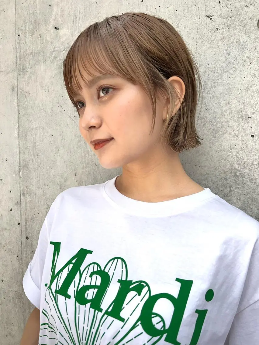 ミディアム カラー ベージュカラー 透明感カラー グレージュ ボブ カット ヘアカラー トリートメント レイヤー専門家 ダブルカラー修のヘアスタイル