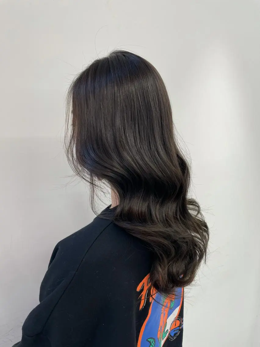 ロング カラー アッシュ アッシュグレー ひろせ かなのヘアスタイル