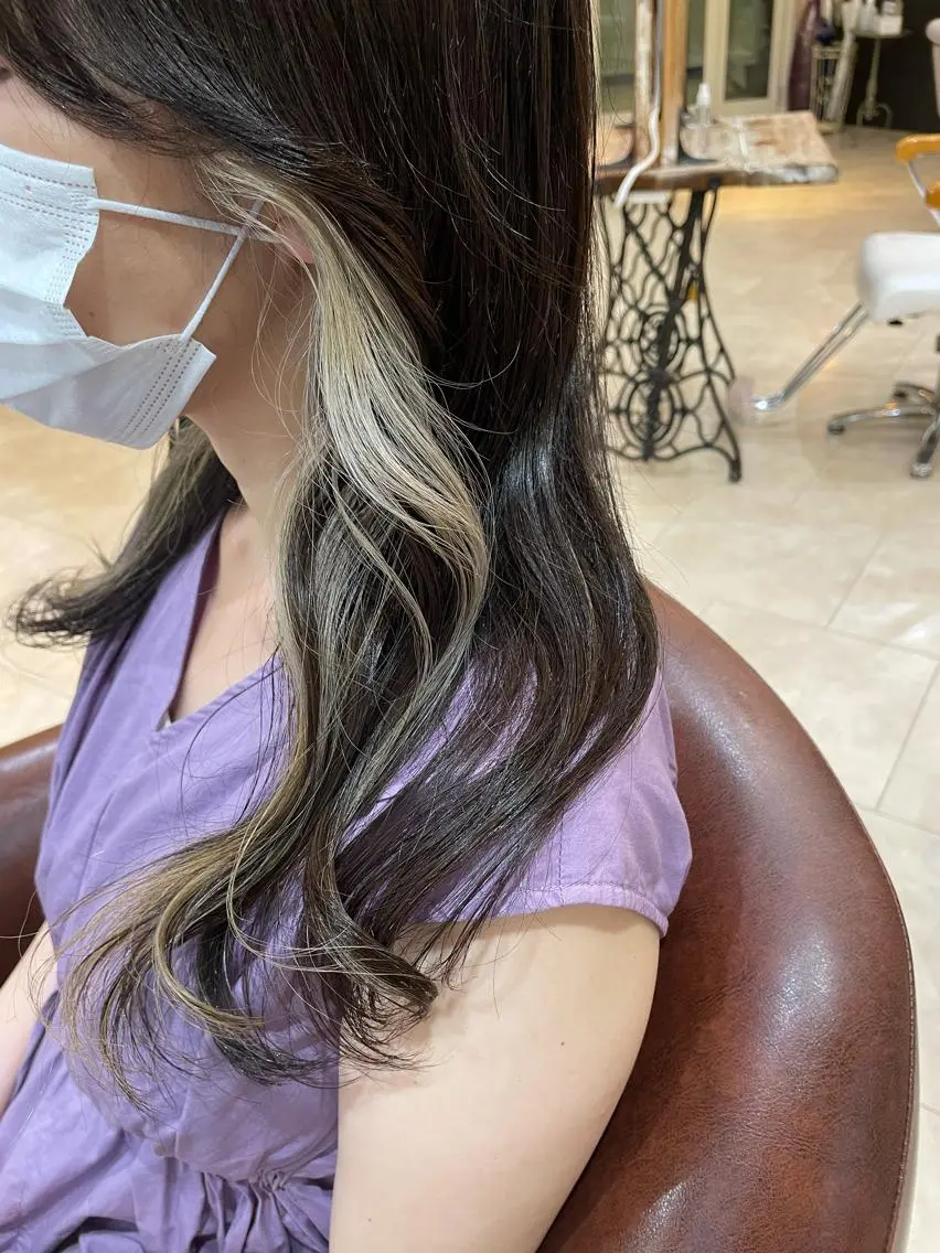 セミロング カラー ベージュカラー イヤリングカラー すずき えりのヘアスタイル