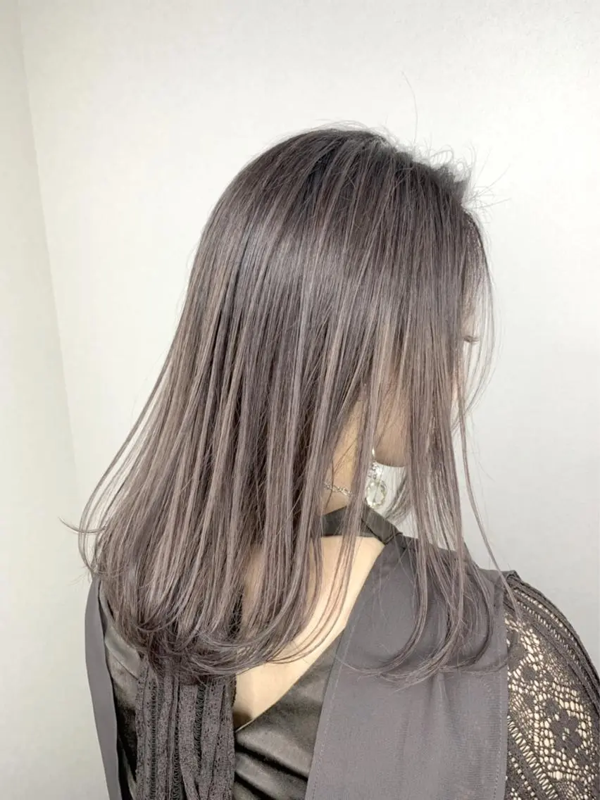 ミディアム カラー バレイヤージュ レイヤーカット ハイトーンブリーチ 土坂 由志【京都】のヘアスタイル