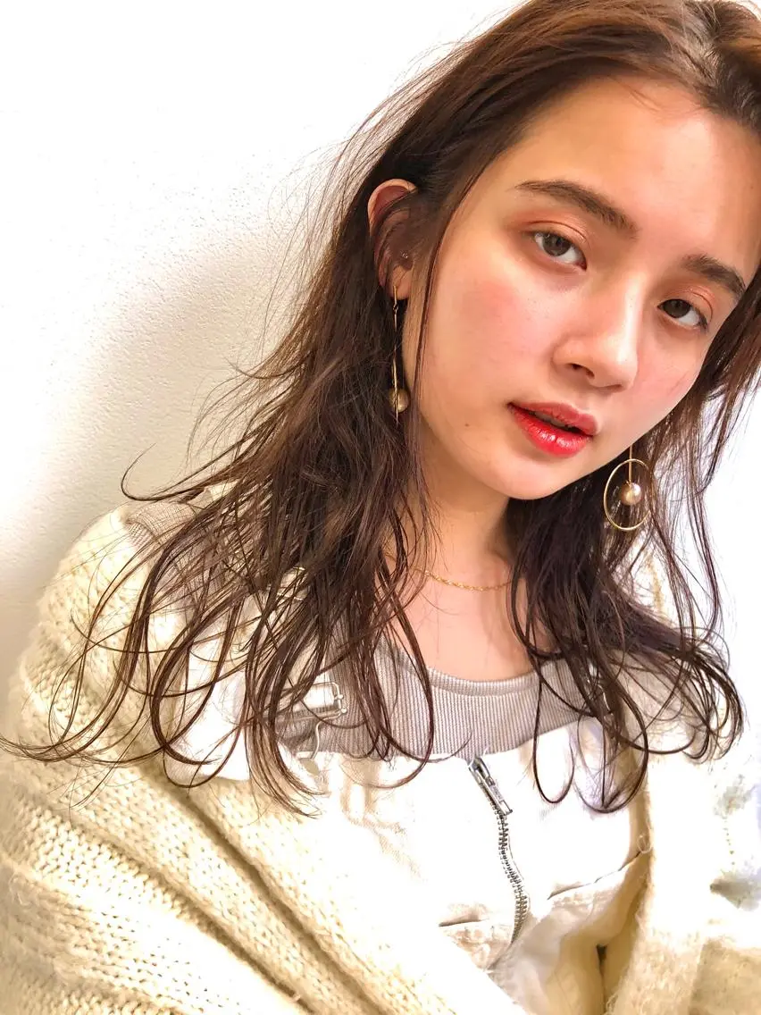 セミロング パーマ カット パーマ 顔周りレイヤーカット ブリーチminamiのヘアスタイル