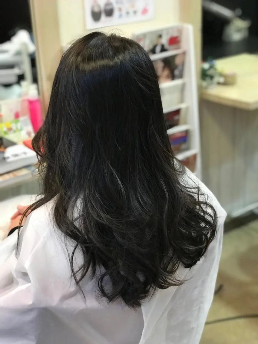 ロング カラー グレージュ ささき まさとのヘアスタイル