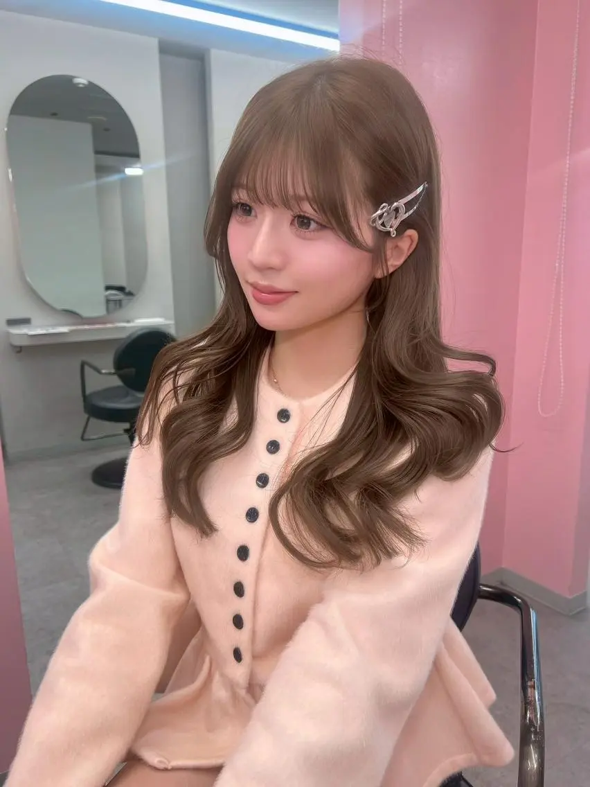 ロング カラー アッシュ ベージュカラー ブリーチ ブルーカラー ブルージュ カット ヘアカラー トリートメント ヘアセット 渋谷美容室/韓国ヘア /misakiのヘアスタイル