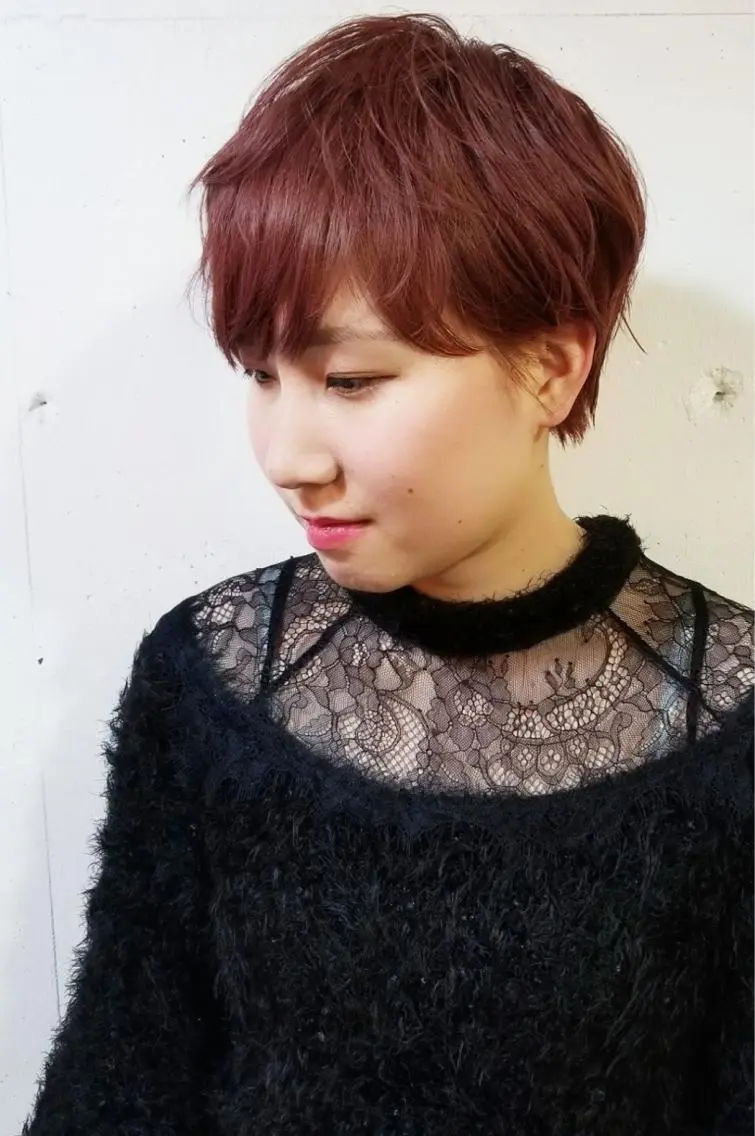 ショート カラー ハンサムショート 透明感カラー ハイライトカラー ハイトーンカラー インナーカラー 東 史夏のヘアスタイル