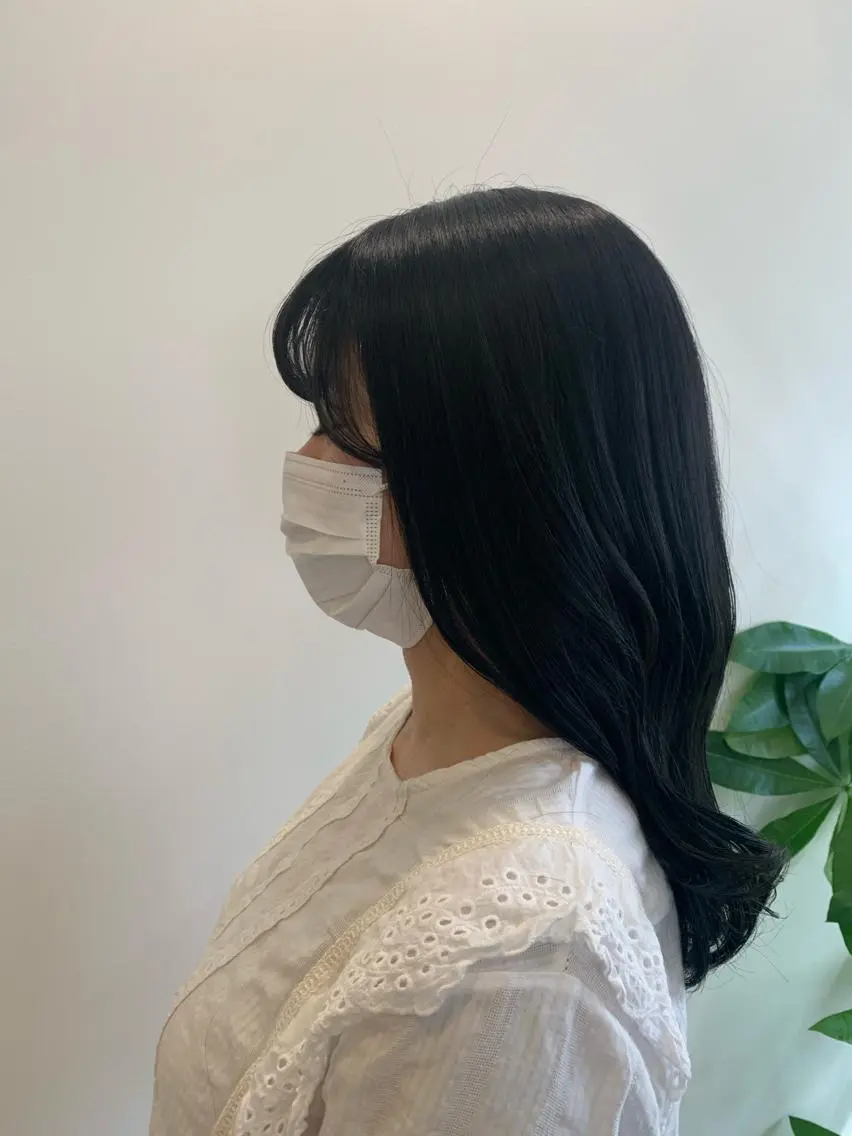 セミロング カラー 黒髪 ブルーカラー ブルーブラック 韓国🇰🇷髪質改善 Chisaki치사키のヘアスタイル