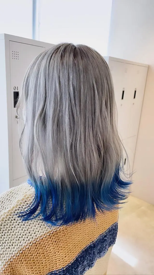 ミディアム カラー シルバー 🔷ダブルカラーハイ トーン🔷櫻井走のヘアスタイル