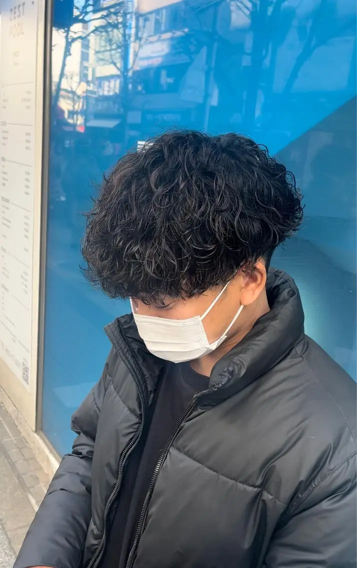 パーマ メンズ メンズパーマ 波巻きパーマ k jの眉毛・アイブロウイメージ