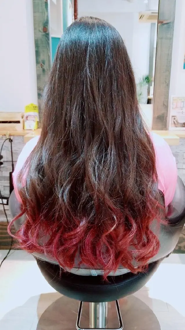 ロング カラー ピンクカラー すずき えりのヘアスタイル