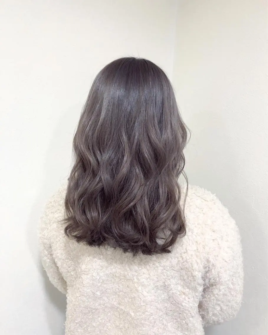 セミロング アッシュ ヤマグチ ヒカルのヘアスタイル
