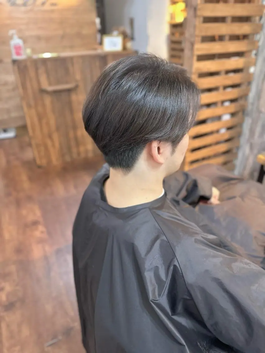 ミディアム カラー メンズ アッシュ 透明感カラー カット ヘアカラー Luzir⭐︎ GEN⭐︎のヘアスタイル